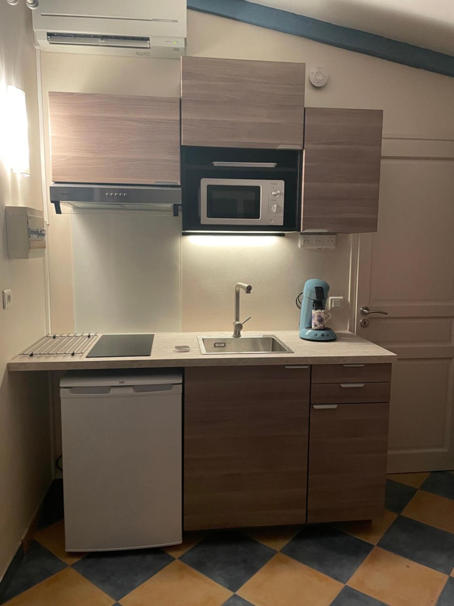 Studio Chez Charles Et Marie, Independant De La Maison, Acces Piscine, Tres Calme, Рокфор-ле-Пен Экстерьер фото